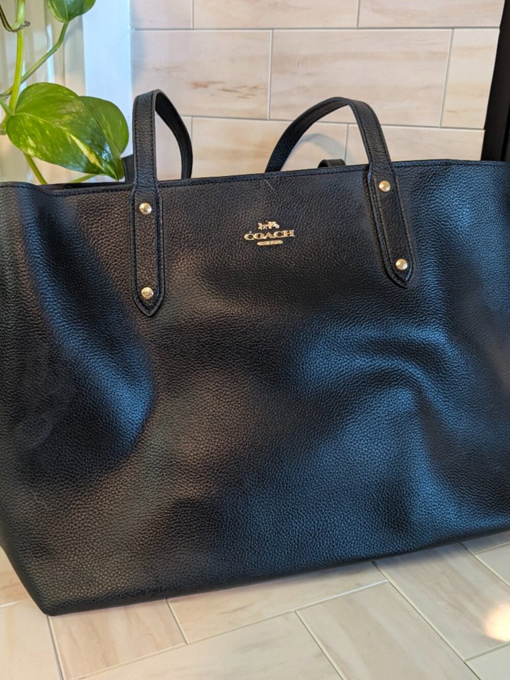 Coach 69424 Central Tote Black Leather Oxblood Lining Large